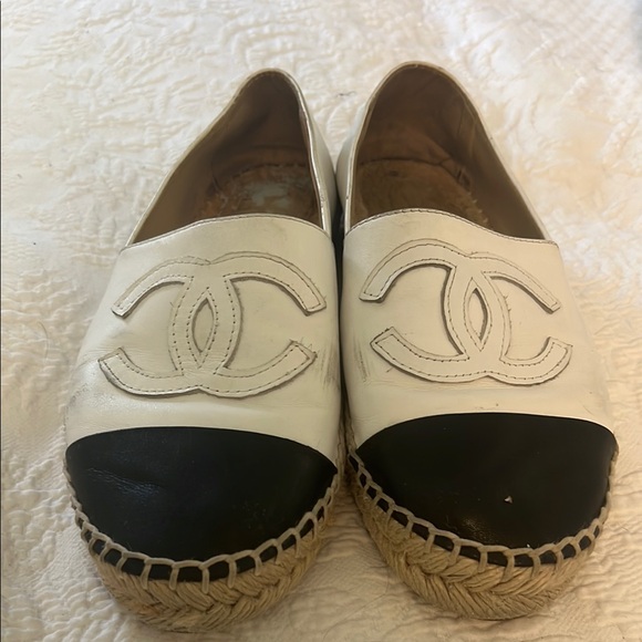 CHANEL Women's Black and White Espadrilles - Picture 1 of 4
